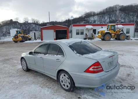 2006 Mercedes-Benz C 280 Luxury 4Matic z USA, uszkodzony, nr VIN WDBRF92H86F792027